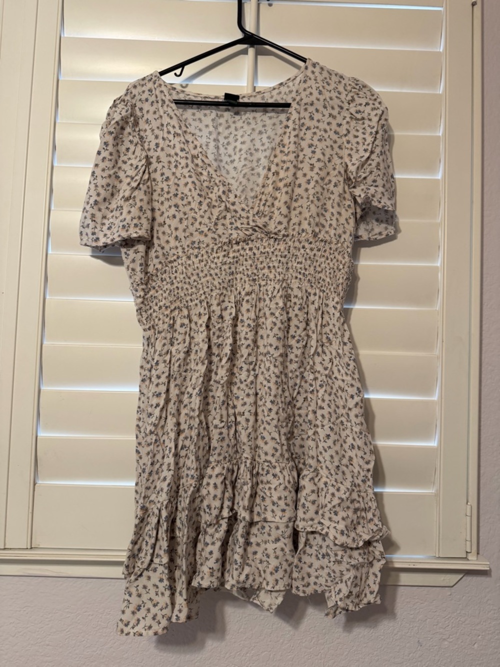 Floral Smocked Waist Short Sleeve Dress - Cream with Blue Print